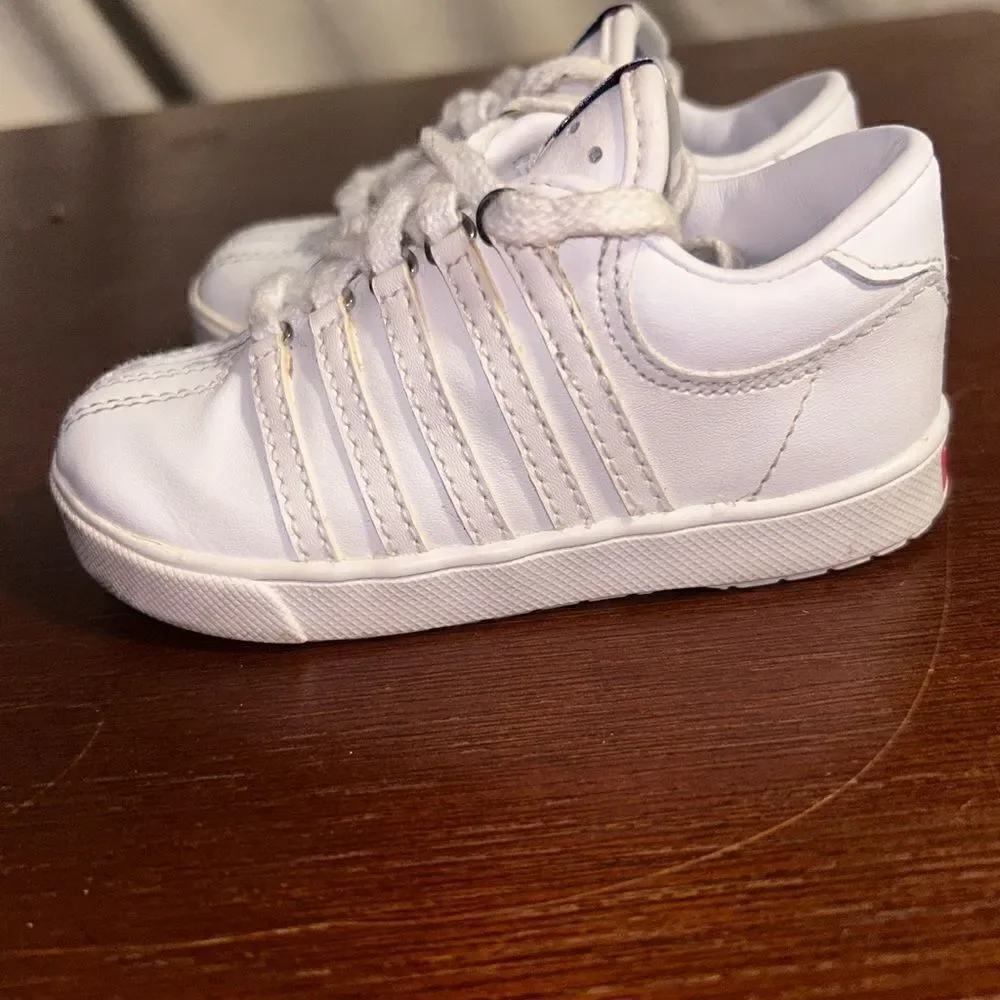 K Swiss genuine leather original style tennis shoes size 6